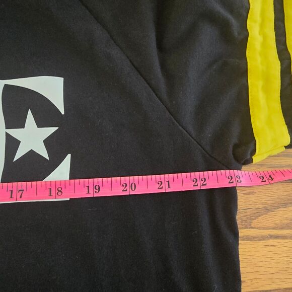 Blk XXL Commemorates Elton John Farewell Tour @ Dodger Stadium performance 1975 - Picture 6 of 13